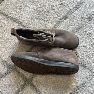 Keen Santa Cruz Low Chukka Sneaker shoes lace up Gray Suede leather 11.5